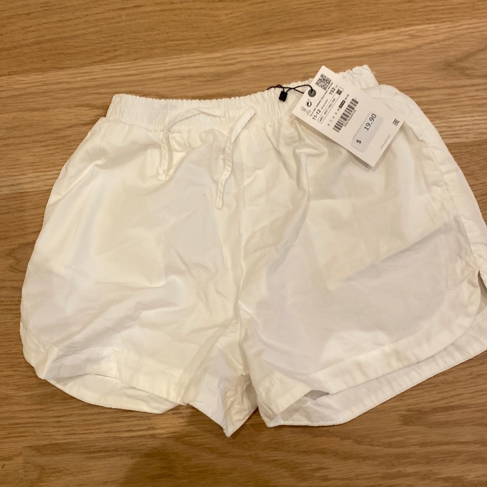 Zara shorts, size 11-12, white.